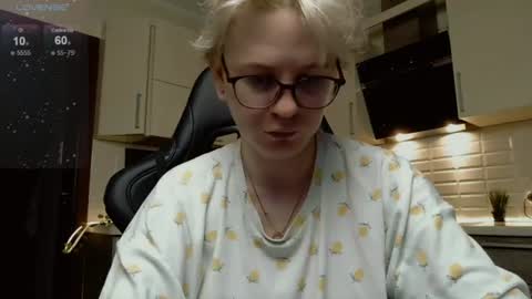 Snapshot of _elven_dreams__ chatting on July 2026 08:48:02 PM chloue and Gretta online show from July 2026 08:48:02 PM