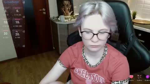 Snapshot of _elven_dreams__ chatting on July 2026 06:21:02 PM chloue and Gretta online show from July 2026 06:21:02 PM