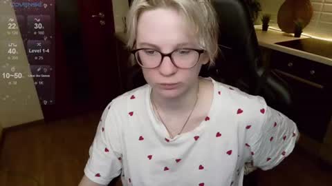 Snapshot of _elven_dreams__ chatting on July 2026 07:00:02 PM chloue and Gretta online show from July 2026 07:00:02 PM