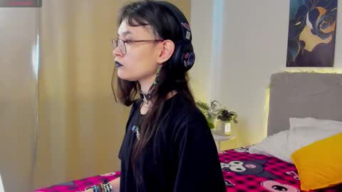 _emily__strike_ online show from March 2026 04:16:01 AM