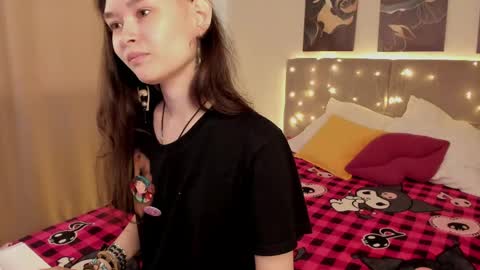 Snapshot of _emily__strike_ chatting on May 2026 02:07:02 AM _emily__strike_ online show from May 2026 02:07:02 AM