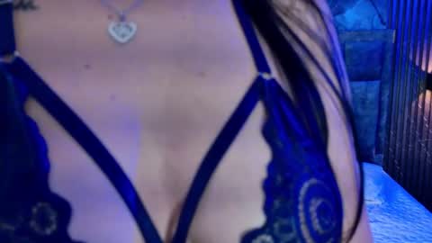 Snapshot of _emily_gill_ chatting on March 2026 02:10:02 PM _emily_gill_ online show from March 2026 02:10:02 PM