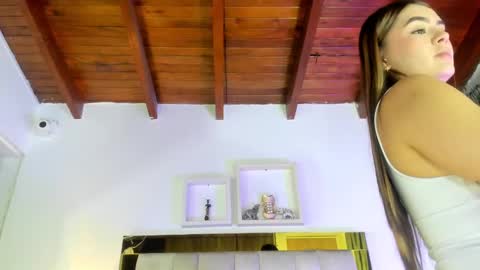 Isabella online show from February 2025 12:11:01 PM