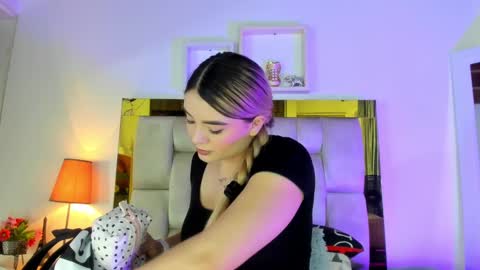 Isabella online show from March 2025 12:11:02 PM