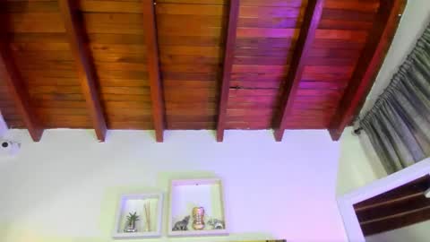 Isabella online show from October 2025 12:04:01 PM