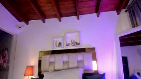 Isabella online show from April 2026 12:06:02 PM