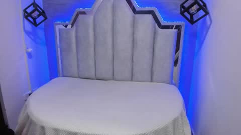 Emily  online show from September 2025 11:21:01 AM