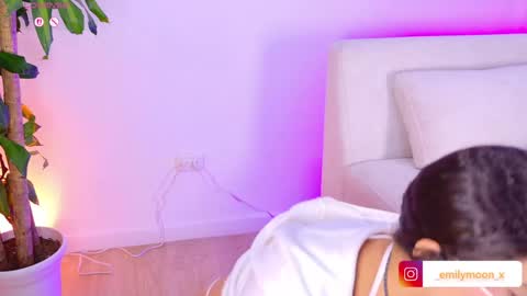 Emi online show from April 2026 02:09:02 AM