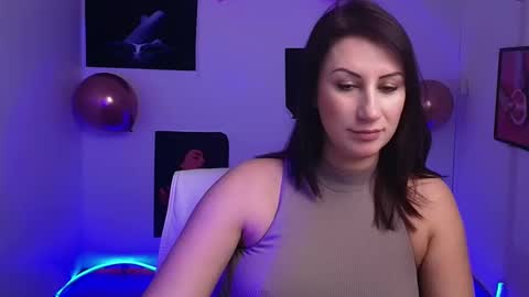 Emma online show from February 2025 12:43:02 PM