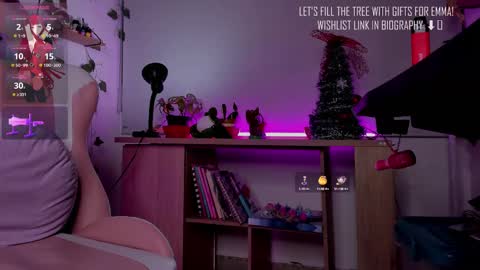 Snapshot of _emmawats chatting on December 2024 01:58:02 AM Val Wats online show from December 2024 01:58:02 AM