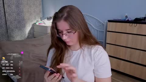 Snapshot of _enni__ chatting on December 2024 01:36:02 PM Sam online show from December 2024 01:36:02 PM