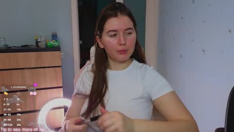 Snapshot of _enni__ chatting on January 2025 06:28:02 AM Sam online show from January 2025 06:28:02 AM