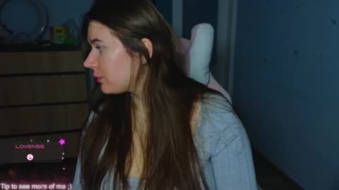 Snapshot of _enni__ chatting on February 2025 01:33:01 PM Sam online show from February 2025 01:33:01 PM
