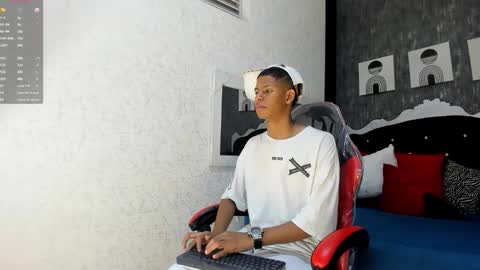 _erick_j online show from February 2026 08:36:02 PM