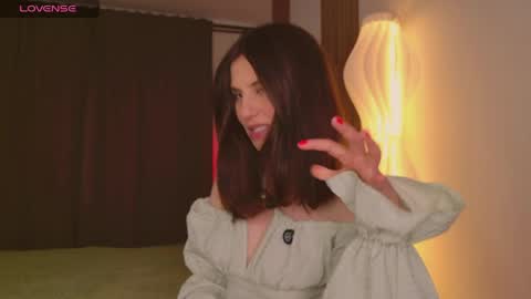 _esmeraldiyaa_ online show from April 2026 06:55:02 PM