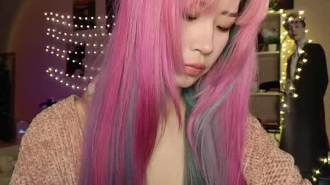 EveEva online show from March 2026 01:00:01 AM