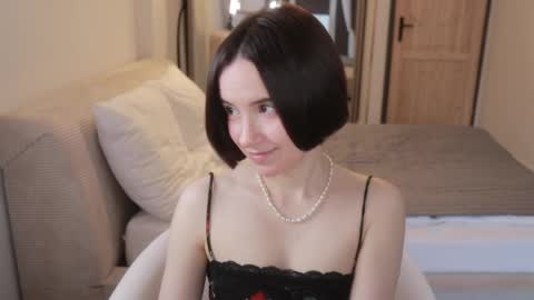 Snapshot of _female_essence_ chatting on May 2026 05:42:02 PM Essie online show from May 2026 05:42:02 PM