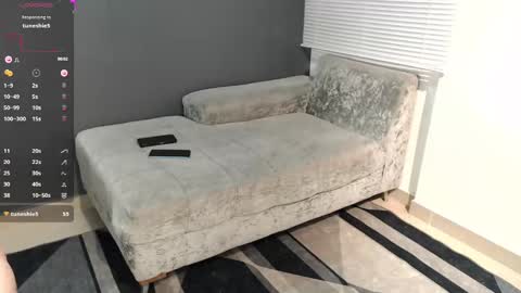 Snapshot of _funny_room_ chatting on February 2025 06:20:01 PM Laura Juan online show from February 2025 06:20:01 PM