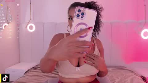 Darlis  online show from October 2025 07:36:02 PM