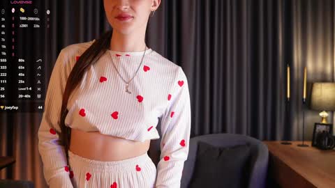 Ava 3 online show from October 2025 03:24:01 PM