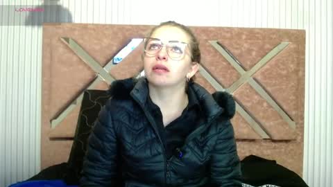 Snapshot of _isaabellaa chatting on June 2026 10:41:01 AM Isa online show from June 2026 10:41:01 AM