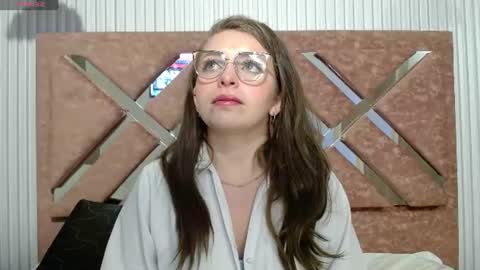 Snapshot of _isaabellaa chatting on June 2026 05:41:01 PM Isa online show from June 2026 05:41:01 PM