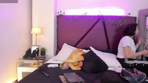 Isa online show from December 2024 03:17:01 PM