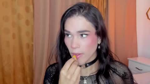 Snapshot of _isalittlestar_ chatting on June 2026 06:52:02 AM ISABELLA online show from June 2026 06:52:02 AM