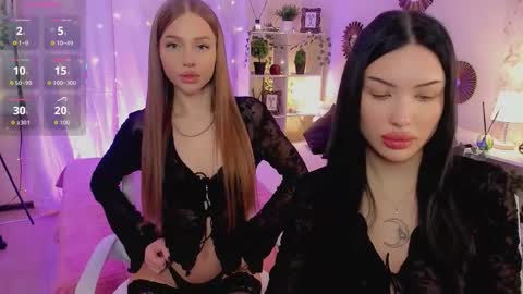 Jess blond and Leila brunette online show from February 2026 01:18:02 PM