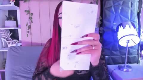 Mia online show from February 2026 02:57:02 PM