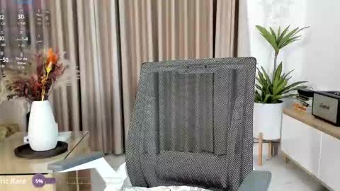 _joliie_ online show from November 2025 08:27:02 PM