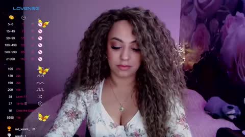 _just_a_queen_3 online show from December 2024 06:28:02 PM