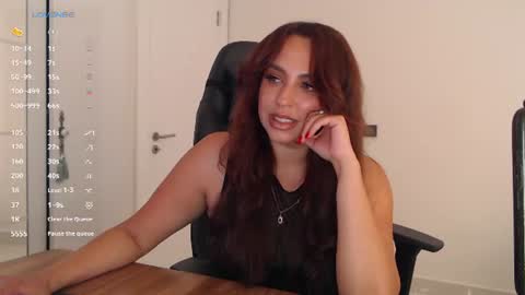 Snapshot of _just_a_queen_3 chatting on June 2026 05:44:02 PM _just_a_queen_3 online show from June 2026 05:44:02 PM