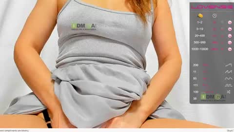 _justcallme_ online show from April 2026 09:09:02 PM