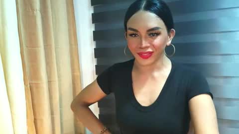 _karie_ online show from November 2025 01:00:01 PM