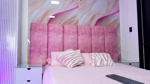 Kendall online show from February 2026 12:00:01 PM