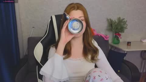 Molly   Emily online show from December 2025 05:20:01 PM