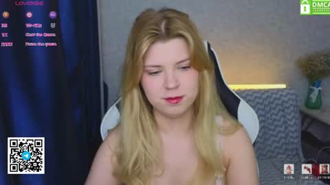 Snapshot of _kirieshka chatting on June 2026 04:53:02 PM Molly Emily online show from June 2026 04:53:02 PM