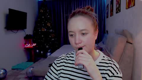 _lalune_ online show from December 2024 12:19:02 AM