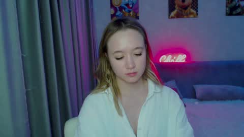 _lalune_ online show from December 2024 10:44:02 PM