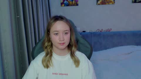 _lalune_ online show from January 2025 03:19:02 AM