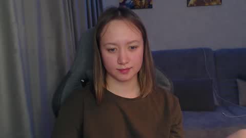 _lalune_ online show from March 2025 02:07:02 AM