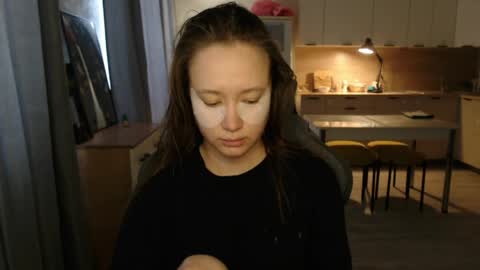 _lalune_ online show from March 2026 08:19:01 AM