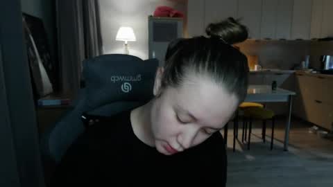 _lalune_ online show from March 2026 04:51:02 PM