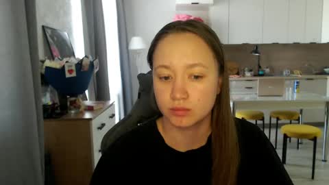 _lalune_ online show from April 2026 09:10:01 AM