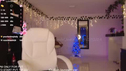 Snapshot of _lauraspencer_ chatting on December 2024 05:09:02 AM Laura online show from December 2024 05:09:02 AM
