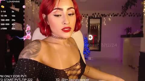 Snapshot of _lauraspencer_ chatting on December 2024 01:58:02 AM Laura online show from December 2024 01:58:02 AM