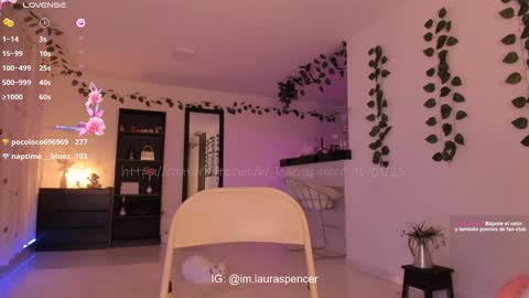 Snapshot of _lauraspencer_ chatting on January 2025 05:32:01 AM Laura online show from January 2025 05:32:01 AM