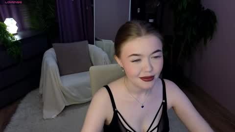 _liilcrystal_ online show from June 2026 07:17:02 PM