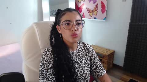 Lili  online show from January 2025 09:01:01 PM